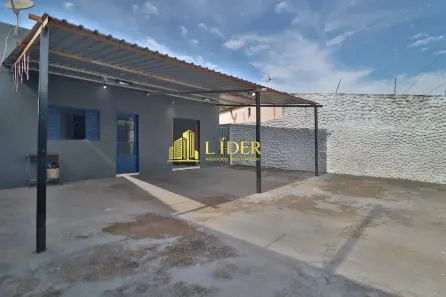 Casa com 3 Quartos para alugar, 233m² no Jardim das Palmeiras, Uberlândia