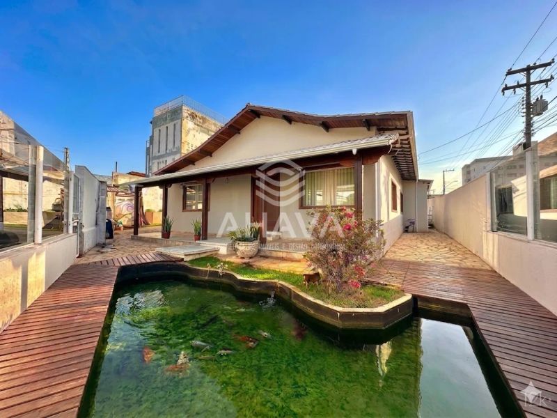 Casa com 6 quartos — Santa Branca, Belo Horizonte