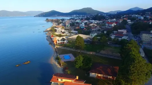 Casa com 3 Quartos à venda, 200m² no Praia de Fora, Palhoça