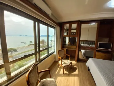 Apartamento com 2 Quartos para alugar, 94m² no Centro, Florianópolis