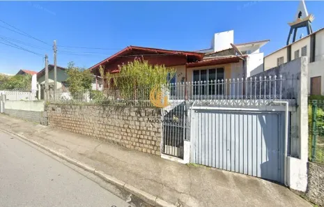 Casa com 3 Quartos à venda, 128m² no Barreiros, São José
