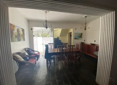 Sobrado com 4 Quartos para alugar, 500m² no Vila Iza, Campinas