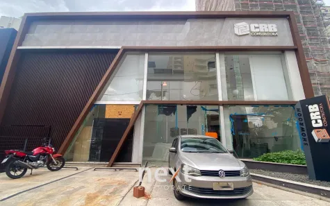 Prédio Comercial com 3 Quartos para alugar, 847m² no Cambuí, Campinas