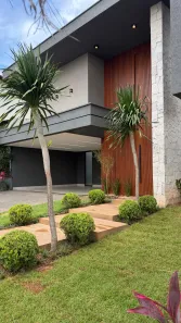 Casa com 5 Quartos à venda, 290m² no Jardins Madri, Goiânia