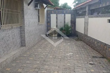 Casa com 6 Quartos à venda, 300m² no Vila da Penha, Rio de Janeiro