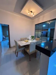 Casa com 3 Quartos à venda, 210m² no Novo Mundo, Uberlândia