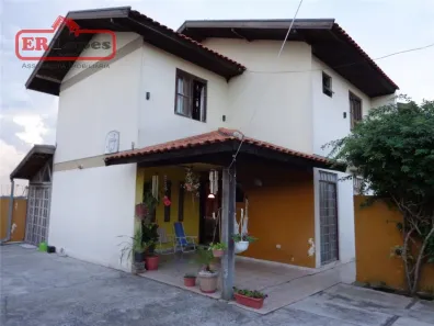 Sobrado com 3 Quartos à venda, 127m² no Pilarzinho, Curitiba