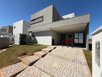 Casa de Condomínio com 4 Quartos à venda, 180m² no Jardins Berlim, Senador Canedo