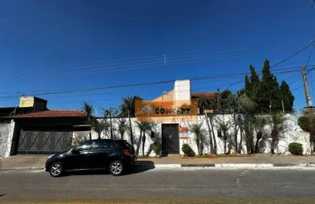 Sobrado com 6 Quartos para venda ou aluguel, 550m² no Jardim Suzano, Suzano