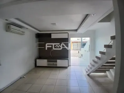 Casa com 2 Quartos para alugar, 68m² no Gleba B, Camaçari