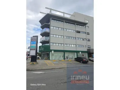 Sala Comercial para alugar, 201m² no Aventureiro, Joinville