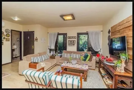 Casa com 3 Quartos à venda, 280m² no Espírito Santo, Porto Alegre