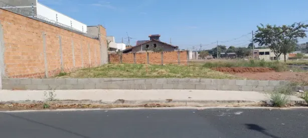 Lote/Terreno à venda, 200m² no Jardim Indaiá, Araraquara