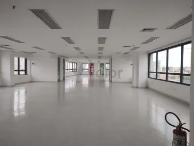 Sala Comercial para alugar, 226m² no Cambuí, Campinas