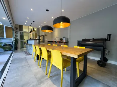 Apartamento com 3 Quartos à venda, 282m² no Centro Cívico, Curitiba