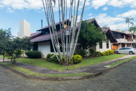 Casa de Condomínio com 4 Quartos à venda, 343m² no Petrópolis, Porto Alegre