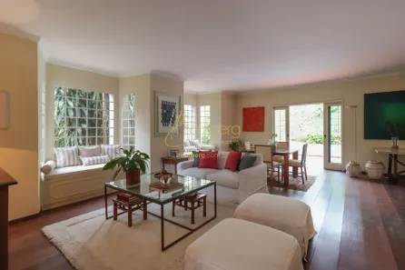 Casa com 4 Quartos à venda, 331m² no Vila Tramontano, São Paulo