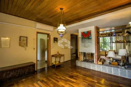 Casa com 3 Quartos à venda, 271m² no Três Figueiras, Porto Alegre