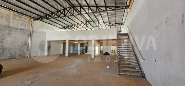 Galpão/Depósito/Armazém para alugar, 740m² no Novo Mundo, Uberlândia