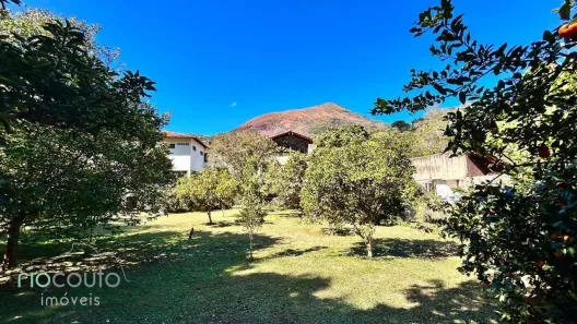 Casa com 6 Quartos à venda, 1632m² no Cuiabá, Petrópolis