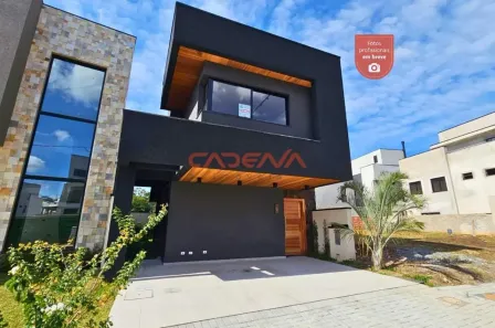 Sobrado com 3 Quartos para alugar, 132m² no Santa Cândida, Curitiba