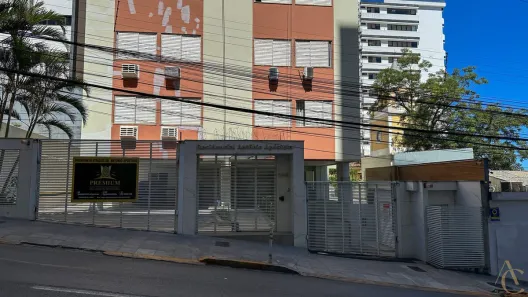 Apartamento com 2 Quartos para alugar, 80m² no Centro, Florianópolis