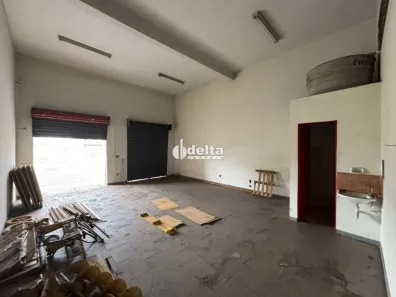 Ponto Comercial para alugar, 48m² no Bom Jesus, Uberlândia