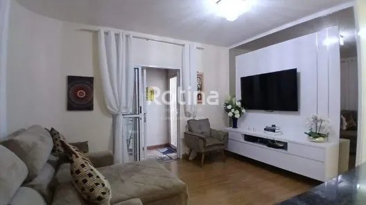 Casa com 3 Quartos à venda, 200m² no Lagoinha, Uberlândia
