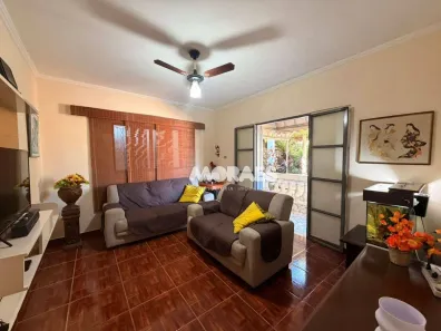 Casa com 3 Quartos à venda, 242m² no Jardim Carolina, Bauru