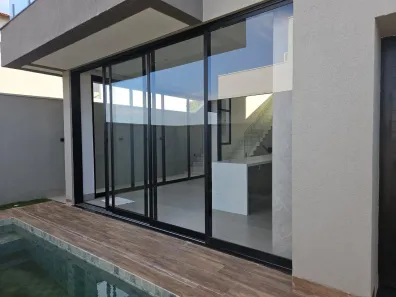 Casa de Condomínio com 3 Quartos à venda, 190m² no Granja Marileusa, Uberlândia