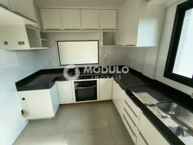 Apartamento com 3 Quartos para alugar, 127m² no Morada da Colina, Uberlândia