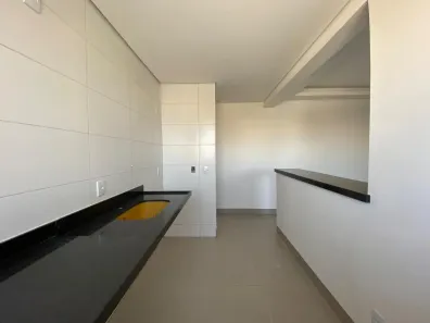 Apartamento com 2 Quartos à venda, 62m² no Segismundo Pereira, Uberlândia
