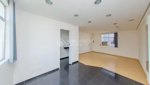 Sala Comercial à venda, 44m² no Floresta, Porto Alegre
