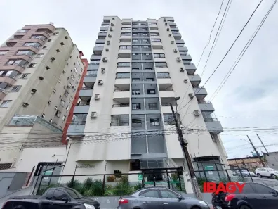 Apartamento com 2 Quartos para alugar, 75m² no Campinas, São José