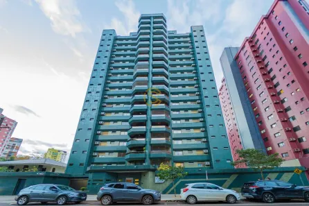 Sobrado com 5 Quartos à venda, 397m² no Centro, Cascavel