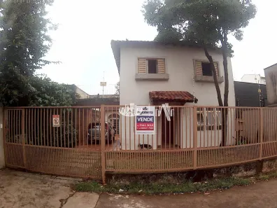 Casa com 3 Quartos à venda, 147m² no Vitória, Londrina