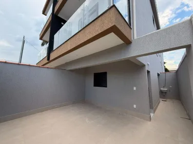 Sobrado com 3 Quartos à venda, 130m² no Maracanã, Praia Grande