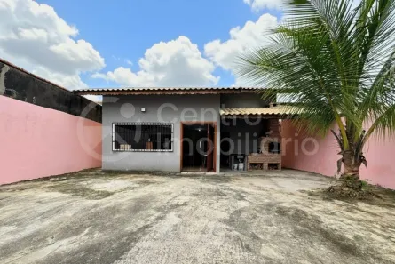 Casa com 5 Quartos à venda, 143m² no Belmira Novaes, Peruíbe