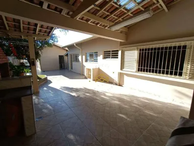 Casa com 3 Quartos à venda, 210m² no Bosque, Campinas