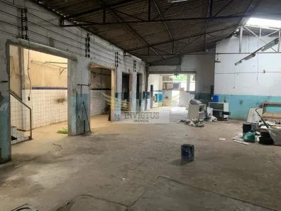 Galpão/Depósito/Armazém à venda, 711m² no Vila Metalúrgica, Santo André