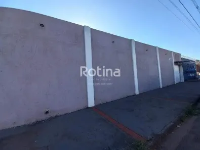 Sala Comercial para alugar, 180m² no Dona Zulmira, Uberlândia