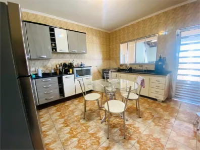 Sobrado com 3 Quartos à venda, 450m² no Jardim Aeroporto III, Mogi das Cruzes
