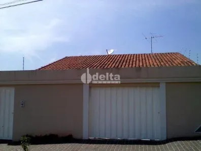 Casa com 3 Quartos à venda, 55m² no Cidade Jardim, Uberlândia