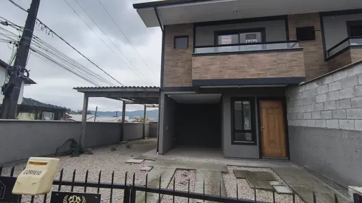 Sobrado com 2 Quartos para alugar, 81m² no Bela Vista, Palhoça