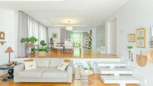 Casa de Condomínio com 4 Quartos à venda, 255m² no São Braz, Curitiba