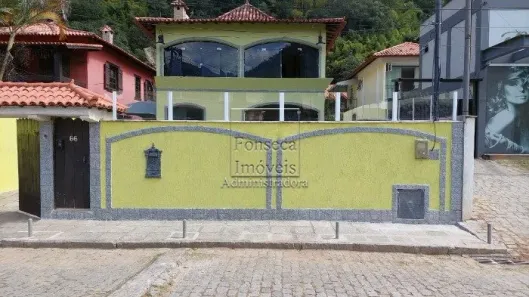 Casa com 4 Quartos para alugar, 232m² no Corrêas, Petrópolis