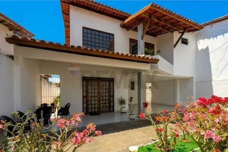 Casa com 5 Quartos à venda, 250m² no São João, Feira de Santana