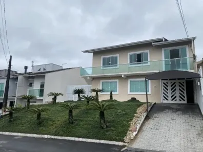 Sobrado com 6 Quartos à venda, 190m² no Petrópolis, Joinville