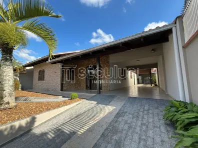 Casa com 2 Quartos para alugar, 233m² no Czerniewicz, Jaraguá do Sul