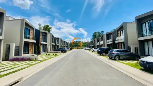 Casa de Condomínio com 2 Quartos à venda, 83m² no Marmeleiro, Atibaia